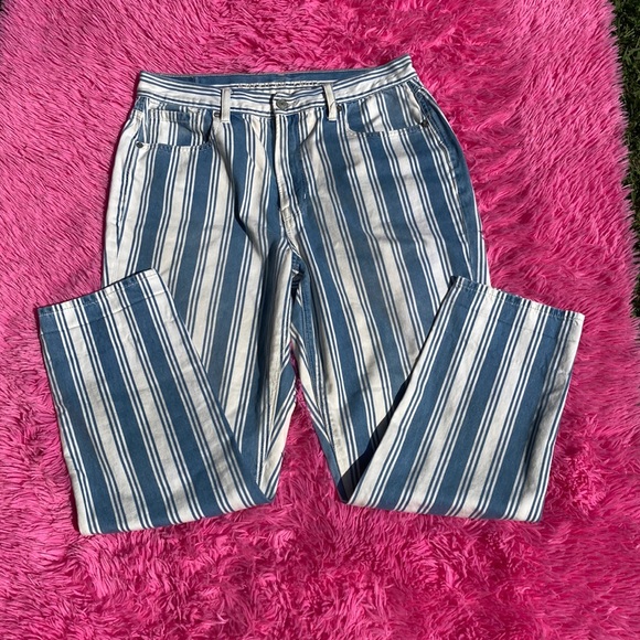 AEO all cotton medium blue wash and white striped jeans size 12 - Picture 2 of 7